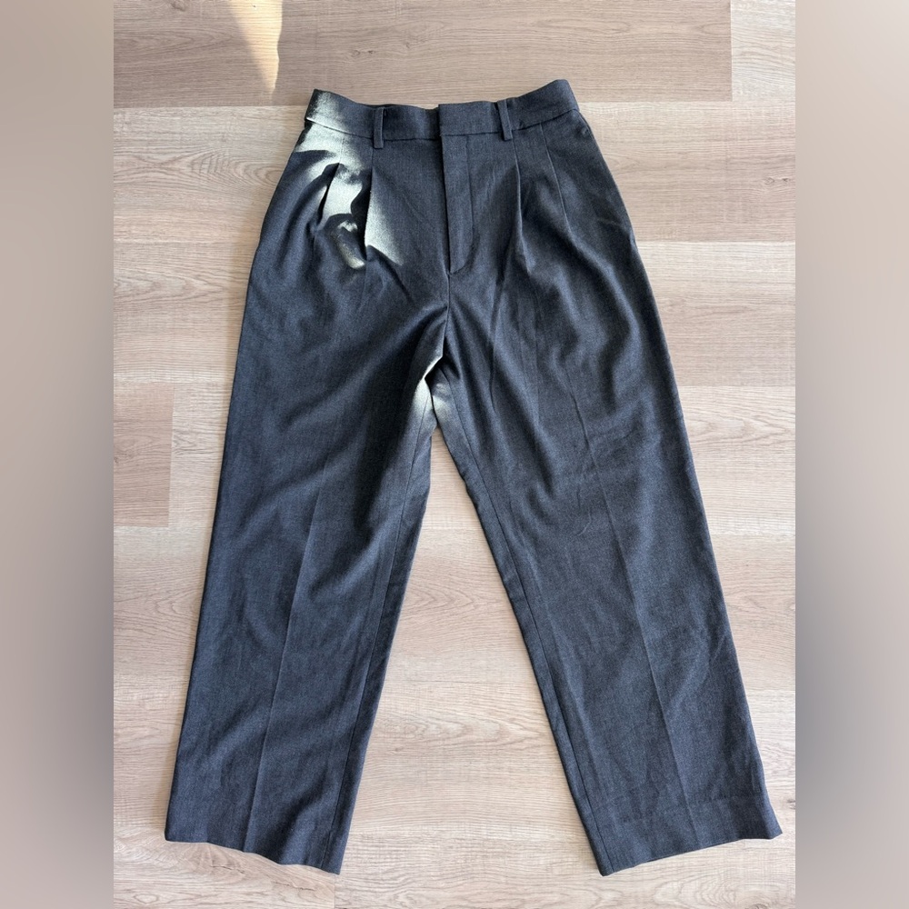 Uniqlo Women’s Gray Pants
